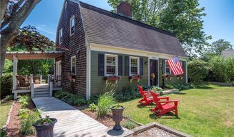 7 Boulevard E, Middletown, RI 02842
