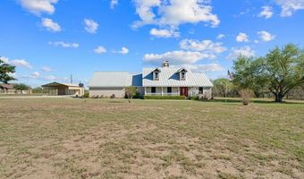 136 Country Pl, Adkins, TX 78101