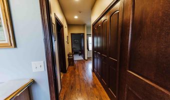 1716 Miller Ln, Aberdeen, SD 57401