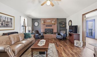 916 E 27th St, Baxter Springs, KS 66713