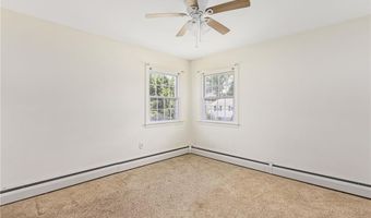 8 Meadow Ln, Coventry, RI 02816