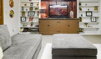 1431 Dick Dr, Aberdeen, SD 57401