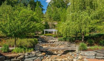 8121 RIVER Rd 423, Bethesda, MD 20817