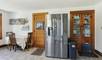 338 N Main St, Amherst, WI 54406