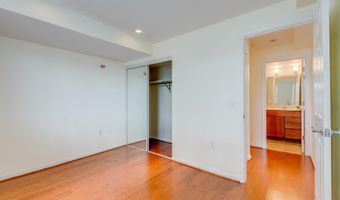 4061 FOUR MILE RUN Dr 202, Arlington, VA 22204