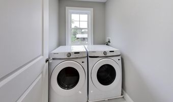 6410 WINNEPEG Rd, Bethesda, MD 20817
