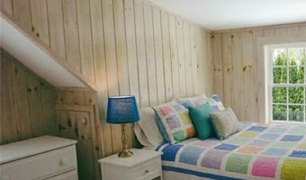 140 Treasure Rd, Narragansett, RI 02882