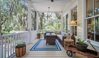 106 Coosaw Club Dr, Beaufort, SC 29907