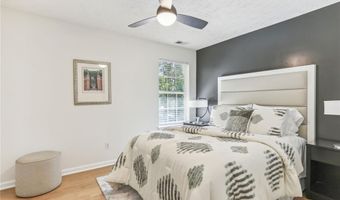 859 Springchase Dr, Austell, GA 30168