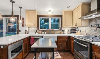 2555 NW SQUIRE Pl, Albany, OR 97321