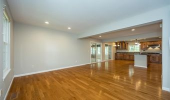 693 Woodrun Ct, Ballwin, MO 63021