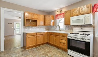909 11th St NW, Austin, MN 55912