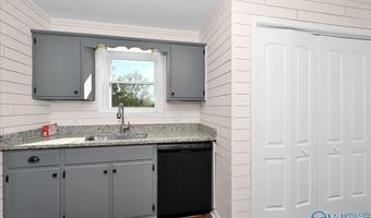 207 Walker Dr SW, Arab, AL 35016