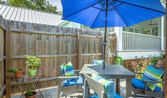 121 14th St, Apalachicola, FL 32320
