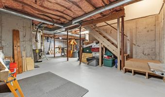 27 Country Hill Rd, Nashua, NH 03063
