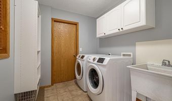 3326 Shasta Ave, Anoka, MN 55303