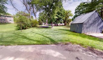 1112 Bridge Ave, Albert Lea, MN 56007