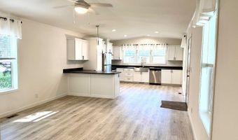 209 Goldenrod Ln E, Altoona, WI 54720