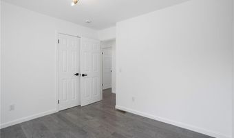 18 Pleasantview Ave, Johnston, RI 02919