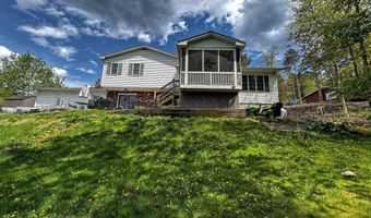131 Pine Cir, Bennington, VT 05201
