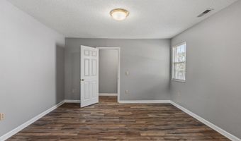 2412 Colonial Dr, Athens, TN 37303