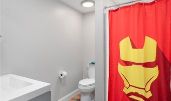 101 Austin Meadows Ln, North Kingstown, RI 02852