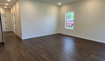 522 S 3rd St, Albia, IA 52531