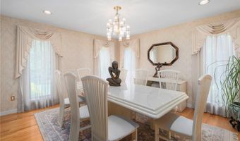 22 Golden View Dr, Johnston, RI 02919