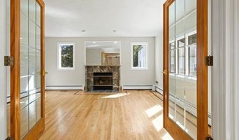 30 Dutchess Dr, Cranston, RI 02921