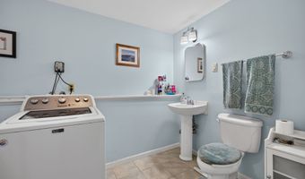 40 Cedar Rd, Clinton, CT 06413