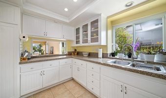 610 Creekside Ave, Oceanside, CA 92057