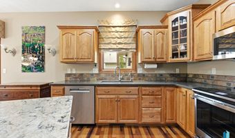 1609 S Locust Ave, Brandon, SD 57005