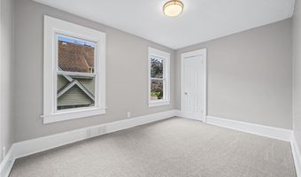 1376 Goodyear Blvd, Akron, OH 44305