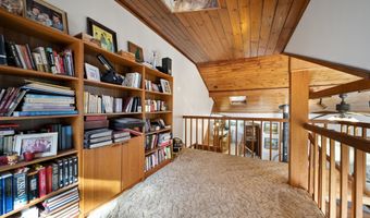 101 Horace Greeley Rd, Amherst, NH 03031