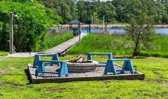 738 Dawson Creek Rd, Arapahoe, NC 28510