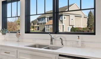 1210 Signal Lake Ct, Baldwin City, KS 66006