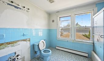 533 Wayne St, Bridgeport, CT 06606