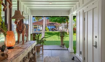 1586 Mokulua Dr, Kailua, HI 96734