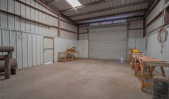 707 S Wickham St, Alvord, TX 76225