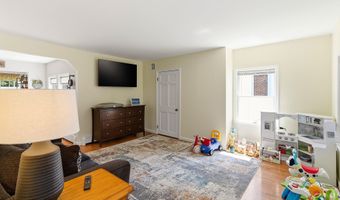 45 Compton St, Belford, NJ 07718