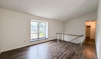 743 Eaglebrooke Dr, Ballwin, MO 63021