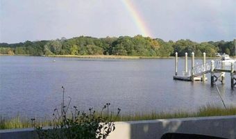 99 Smith St, Bristol, RI 02809