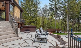 6830 N PURDY Pkwy, Appleton, WI 54913