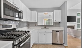 6607 THACKWELL Way 2203, Alexandria, VA 22315