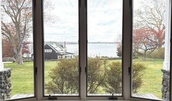 39 Walcott Ave, Jamestown, RI 02835