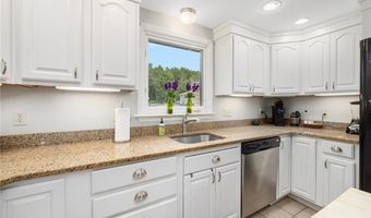 82 Sherry Ave, Bristol, RI 02809
