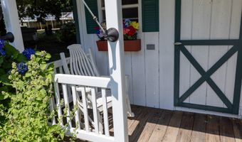 9 Whitewood Rd, Clinton, CT 06413