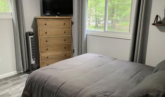 42 Hillcrest Dr, Albrightsville, PA 18210