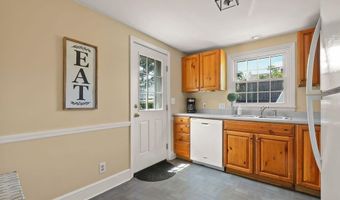 39 Eldorado St, Cranston, RI 02910