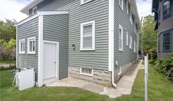 439 Broadway St D, Newport, RI 02840